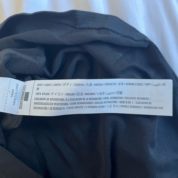 Black Gilly Hicks Round Neck Crop - Picture 3 of 3